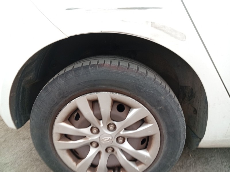 Recambio de paso de rueda trasero derecho para hyundai ix20 (jc) 1.4 crdi referencia OEM IAM 868221K000  
