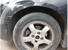 Recambio de paso de rueda delantero izquierdo para kia cerato i hatchback (ld) 2.0 crdi referencia OEM IAM 868112F000  