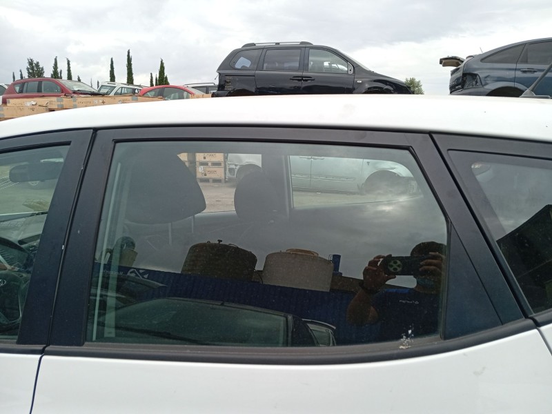Recambio de luna trasera izquierda para hyundai ix20 (jc) 1.4 crdi referencia OEM IAM 834111P000  