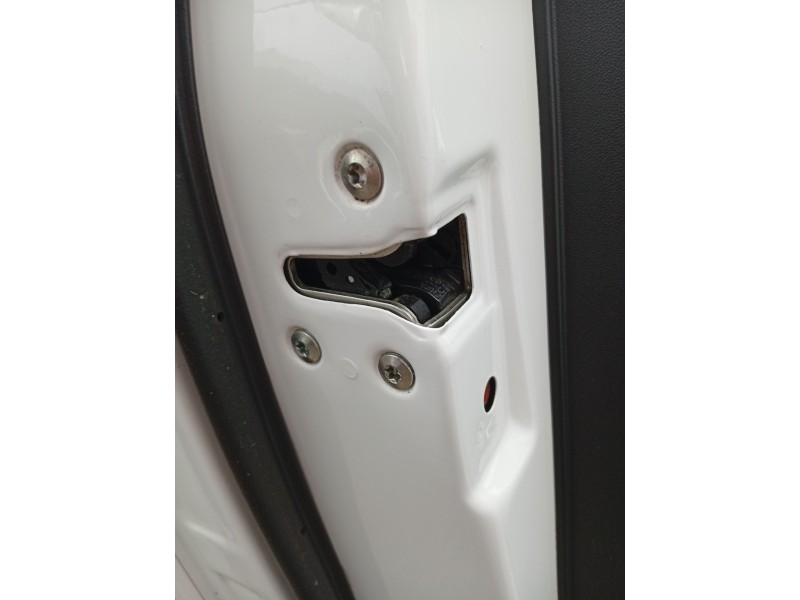 Recambio de cerradura puerta trasera izquierda para hyundai ix20 (jc) 1.4 crdi referencia OEM IAM 814101K000 814101K020 