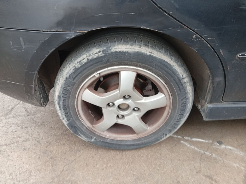 Recambio de mangueta trasera derecha para kia cerato i hatchback (ld) 2.0 crdi referencia OEM IAM 527102D015 527602F110 