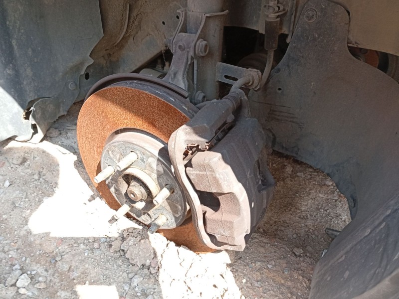 Recambio de pinza freno delantera derecha para chevrolet cruze (j300) 2.0 cdi referencia OEM IAM 13301190 13430607 