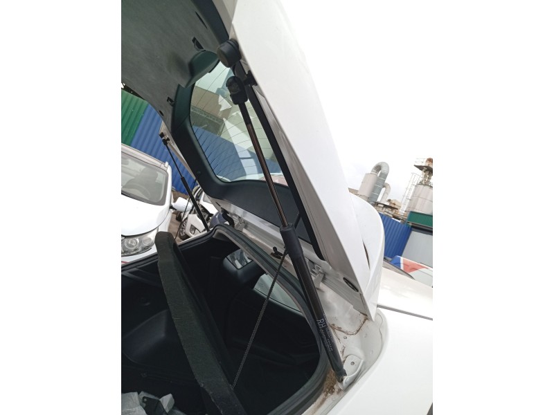 Recambio de amortiguadores maletero / porton para hyundai ix20 (jc) 1.4 crdi referencia OEM IAM 817701K000  
