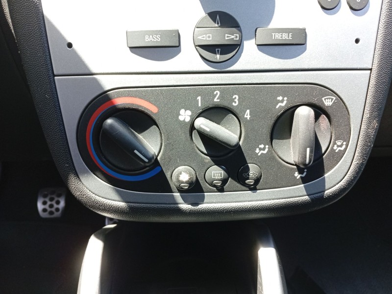 Recambio de mando climatizador para opel tigra twintop (x04) 1.8 (r97) referencia OEM IAM 031110HAACI  