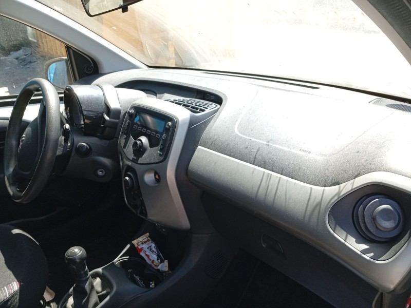 Recambio de salpicadero para citroën c1 (pm_, pn_) 1.0 referencia OEM IAM 8211TX  