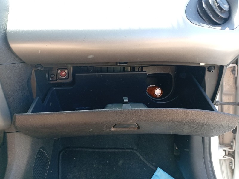 Recambio de guantera para citroën c1 (pm_, pn_) 1.0 referencia OEM IAM 555500H010  