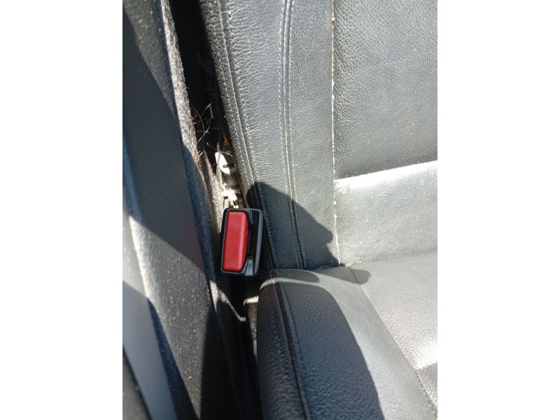 Recambio de enganche cinturon delantero derecho para bmw x5 (e70) xdrive 30 d referencia OEM IAM   