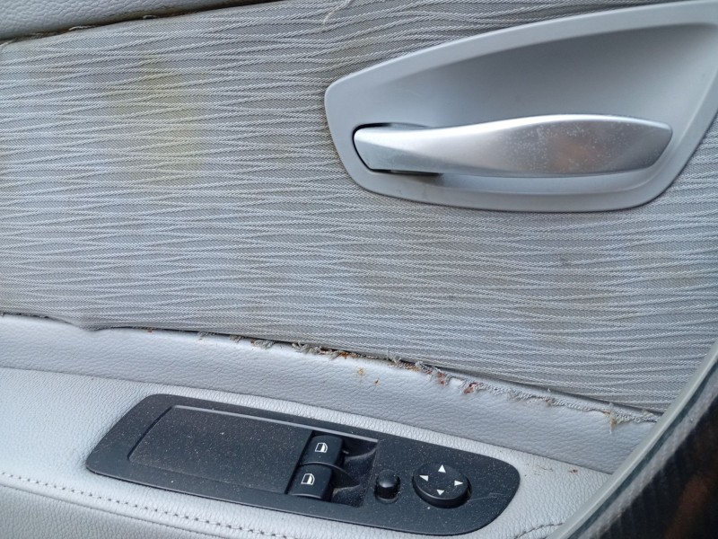 Recambio de guarnecido puerta delantera izquierda para bmw 1 (e81) 118 d referencia OEM IAM 51415975300  