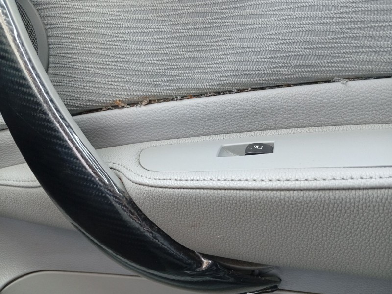 Recambio de guarnecido puerta delantera derecha para bmw 1 (e81) 118 d referencia OEM IAM 10628510R  