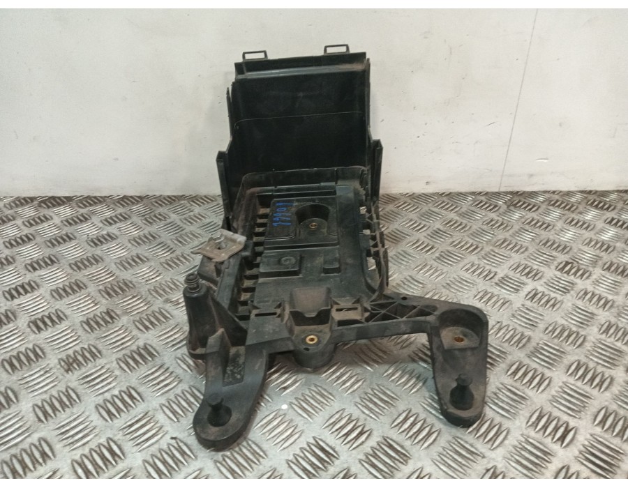 Recambio de soporte bateria para seat altea xl (5p5, 5p8) 1.6 tdi referencia OEM IAM 1K0915333 3C0915336A 