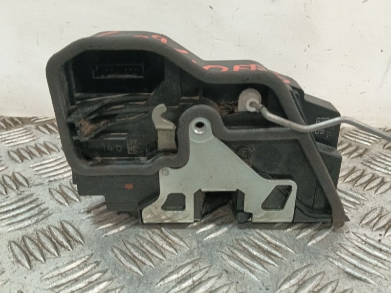 Recambio de cerradura puerta delantera derecha para bmw 3 (e90) 320 d referencia OEM IAM A053702  