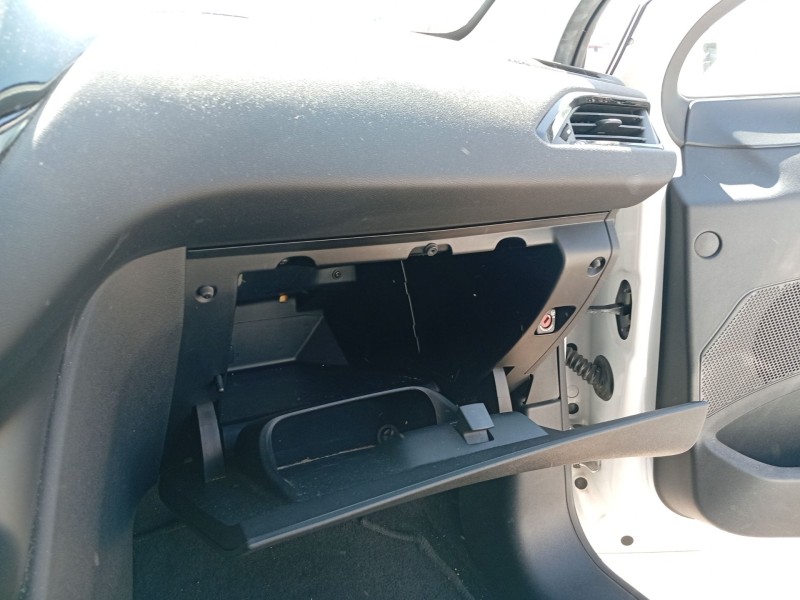 Recambio de guantera para peugeot 208 i (ca_, cc_) 1.2 vti 82 referencia OEM IAM 96738112ZD 96728471ZD 