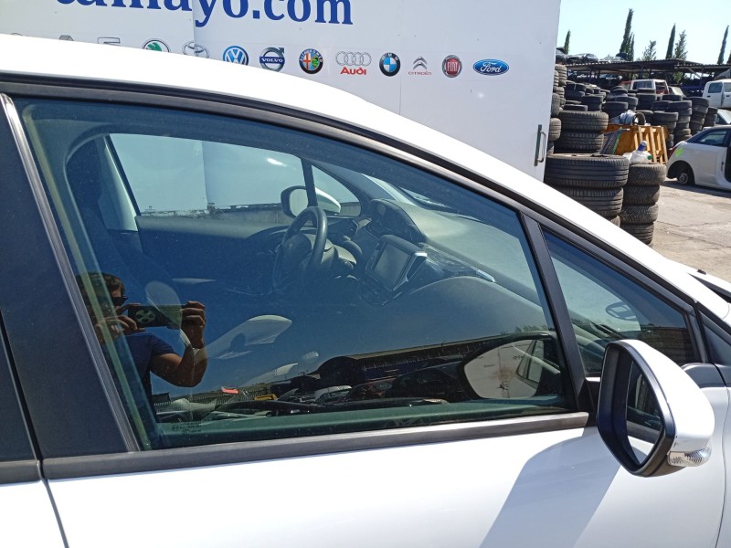 Recambio de luna delantera derecha para peugeot 208 i (ca_, cc_) 1.2 vti 82 referencia OEM IAM 9673360680  