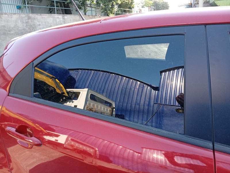 Recambio de luna trasera derecha para kia rio iii (ub) 1.2 cvvt referencia OEM IAM 834211W220  