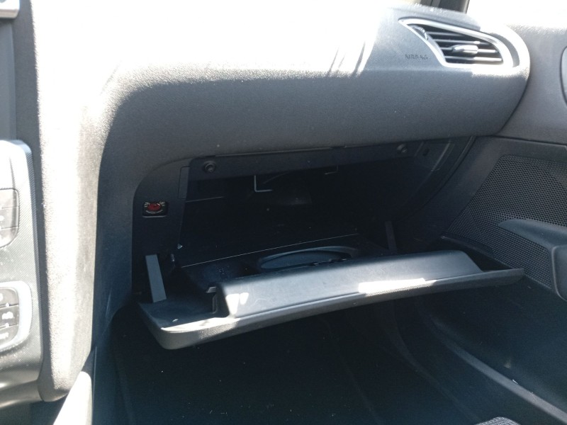 Recambio de guantera para citroën c4 ii (nc_) 1.6 hdi 115 referencia OEM IAM 825262  