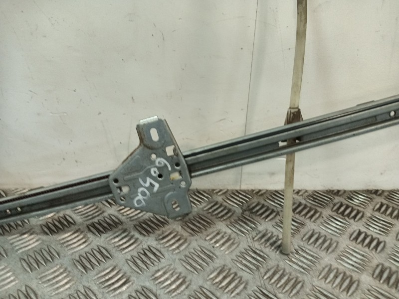 Recambio de elevalunas delantero derecho para renault master ii furgoneta (fd) 2.5 dci referencia OEM IAM 7700352491  