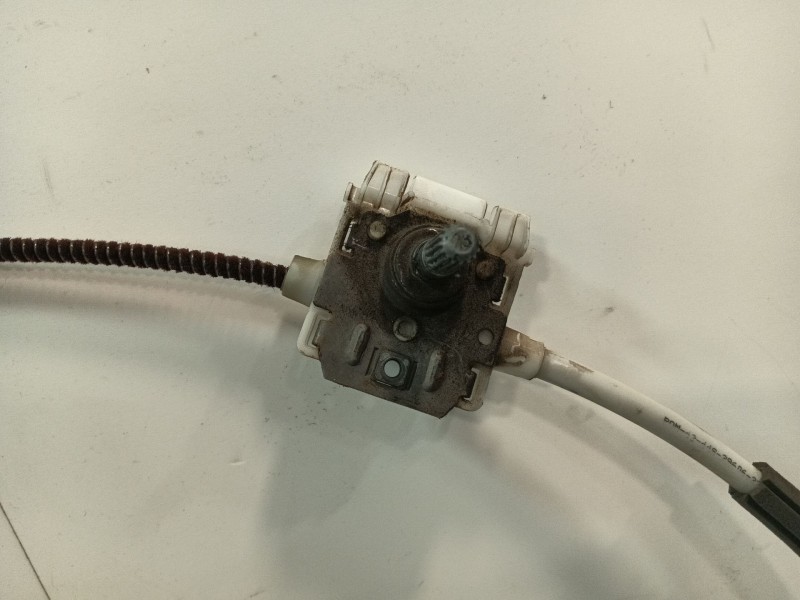 Recambio de elevalunas delantero derecho para renault master ii furgoneta (fd) 2.5 dci referencia OEM IAM 7700352491  