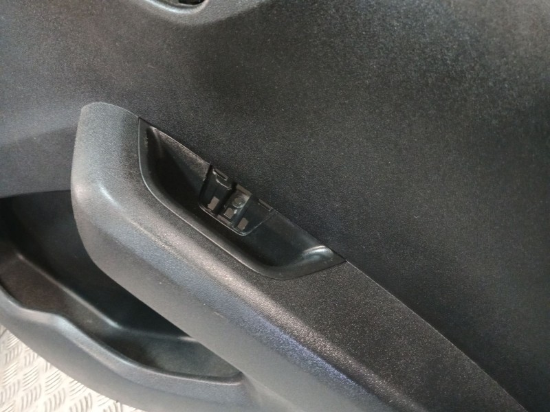 Recambio de guarnecido puerta trasera derecha para peugeot 108 1.0 vti referencia OEM IAM 676300H020 677870H020 