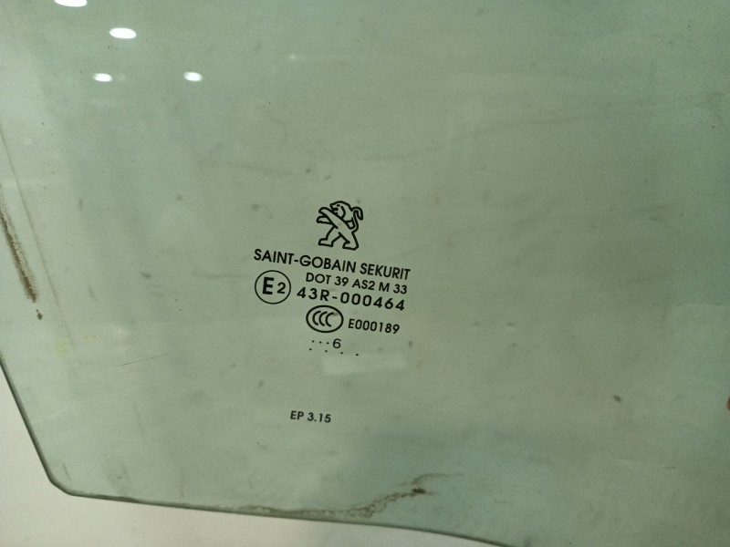 Recambio de luna delantera derecha para peugeot 208 referencia OEM IAM DOT39AS2M33  