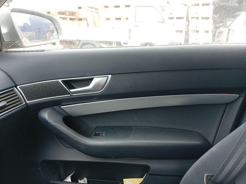 Recambio de guarnecido puerta delantera derecha para audi a6 c6 (4f2) 2.4 referencia OEM IAM 4F1867106A  