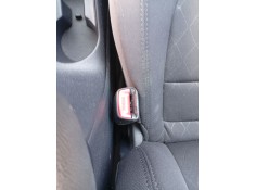 Recambio de enganche cinturon delantero derecho para kia rio iii (ub) 1.2 cvvt referencia OEM IAM 888401W000  