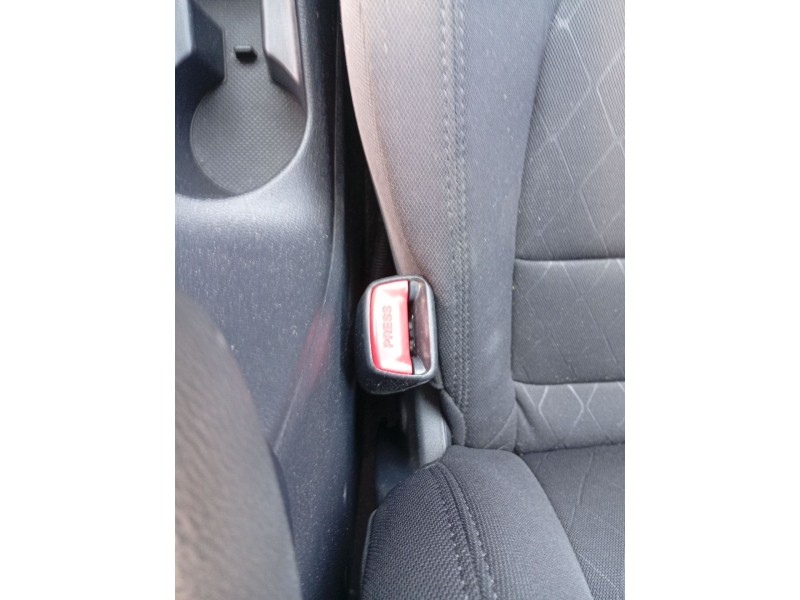Recambio de enganche cinturon delantero derecho para kia rio iii (ub) 1.2 cvvt referencia OEM IAM 888401W000  