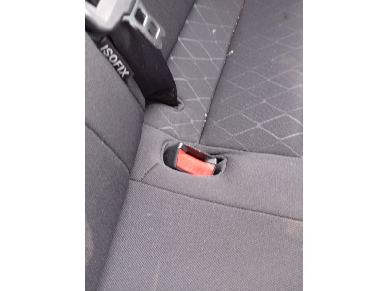 Recambio de enganche cinturon trasero izquierdo para kia rio iii (ub) 1.2 cvvt referencia OEM IAM 898301W230HU  