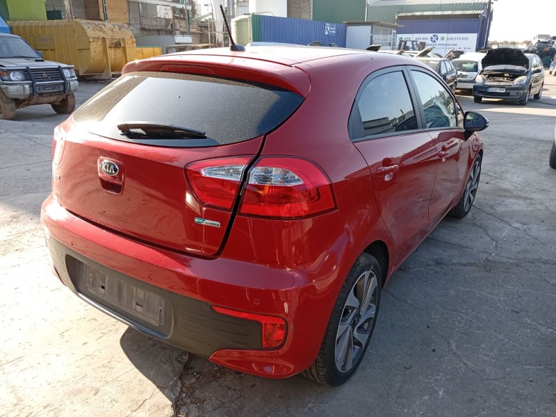 Recambio de amortiguador trasero derecho para kia rio iii (ub) 1.2 cvvt referencia OEM IAM 553001W001  