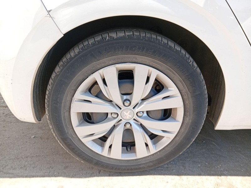 Recambio de mangueta trasera derecha para peugeot 208 i (ca_, cc_) 1.2 vti 82 referencia OEM IAM 517647  