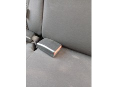 Recambio de enganche cinturon trasero central para peugeot 208 i (ca_, cc_) 1.2 vti 82 referencia OEM IAM 16012AEU  