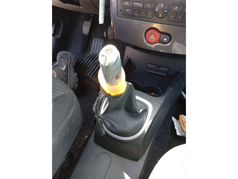 Recambio de palanca cambio para renault clio iii (br0/1, cr0/1) 1.5 dci referencia OEM IAM 8200381572  