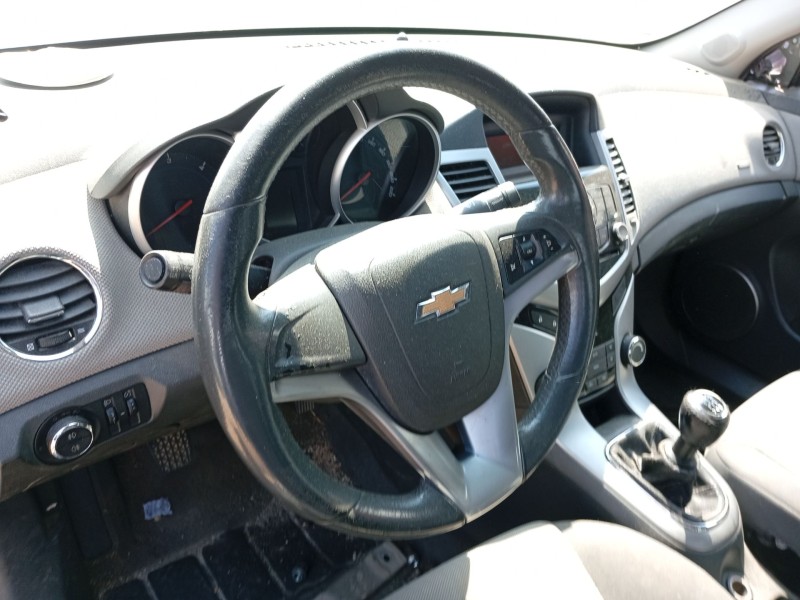 Recambio de volante para chevrolet cruze (j300) 2.0 cdi referencia OEM IAM 13307017  