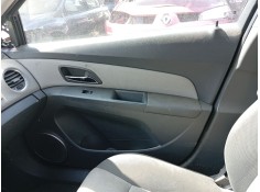 Recambio de guarnecido puerta delantera derecha para chevrolet cruze (j300) 2.0 cdi referencia OEM IAM   