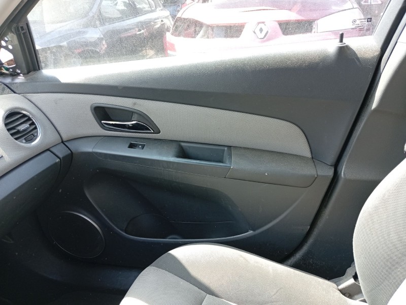 Recambio de guarnecido puerta delantera derecha para chevrolet cruze (j300) 2.0 cdi referencia OEM IAM   