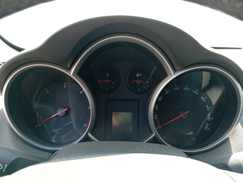 Recambio de cuadro instrumentos para chevrolet cruze (j300) 2.0 cdi referencia OEM IAM 95472851  