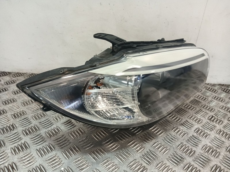 Recambio de faro derecho para bmw 1 (e81) 118 d referencia OEM IAM 63126924486 726364002 