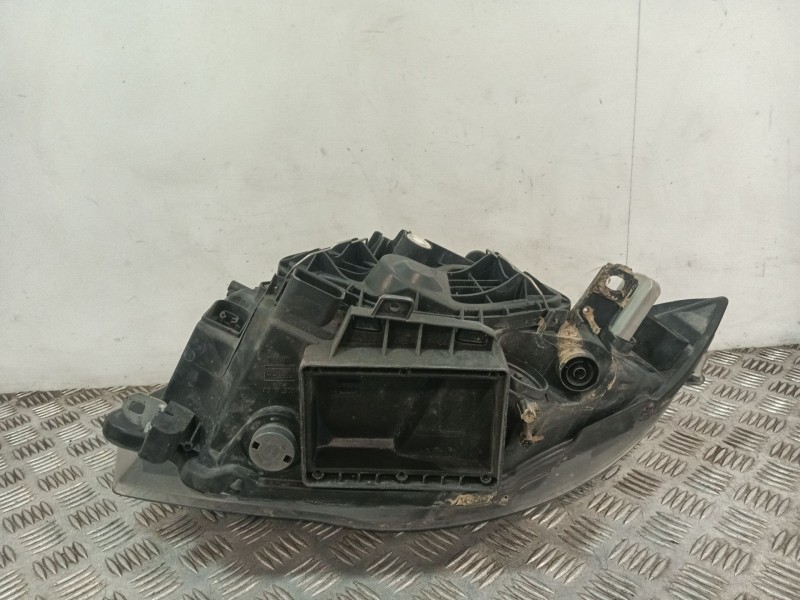 Recambio de faro derecho para bmw 1 (e81) 118 d referencia OEM IAM 63126924486 726364002 