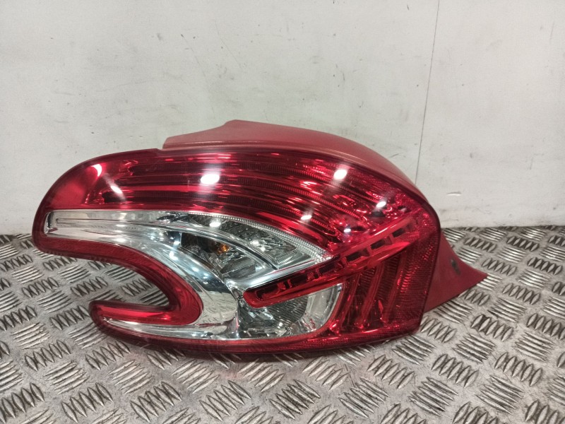 Recambio de piloto trasero izquierdo para peugeot 208 i (ca_, cc_) 1.2 vti 82 referencia OEM IAM 9672628280  