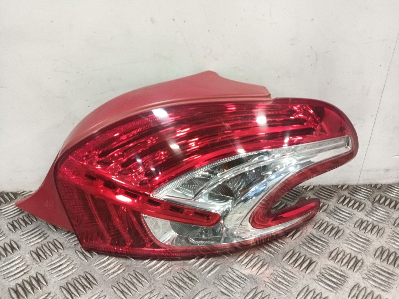 Recambio de piloto trasero derecho para peugeot 208 i (ca_, cc_) 1.2 vti 82 referencia OEM IAM 9672628380  