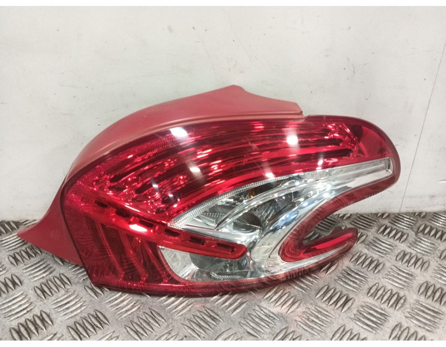 Recambio de piloto trasero derecho para peugeot 208 i (ca_, cc_) 1.2 vti 82 referencia OEM IAM 9672628380  
