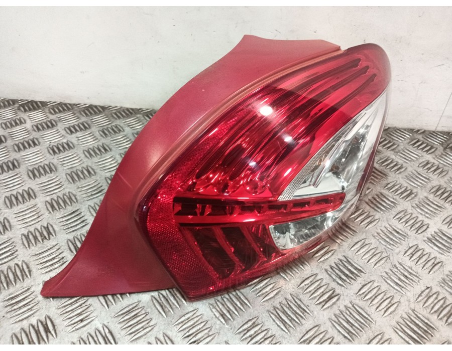 Recambio de piloto trasero derecho para peugeot 208 i (ca_, cc_) 1.2 vti 82 referencia OEM IAM 9672628380  