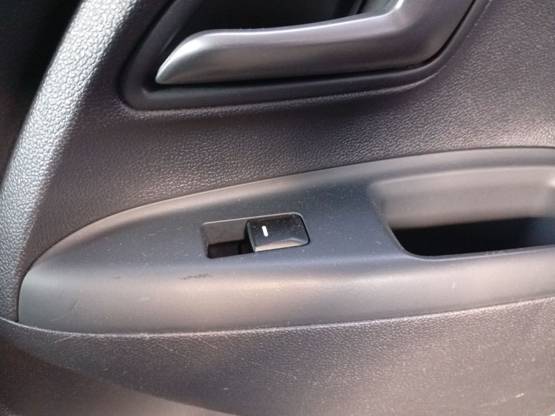 Recambio de mando elevalunas trasero derecho para kia rio iii (ub) 1.2 cvvt referencia OEM IAM 935801W010  