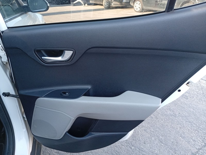 Recambio de elevalunas trasero derecho para kia stonic (yb) 1.0 t-gdi referencia OEM IAM 83402H8100  