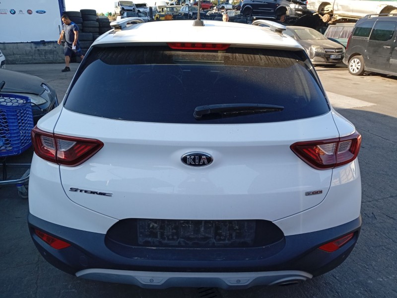 Recambio de porton trasero para kia stonic (yb) 1.0 t-gdi referencia OEM IAM 73700H8400  