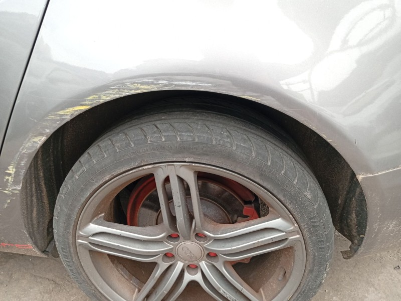 Recambio de paso de rueda trasero izquierdo para audi a6 c6 (4f2) 2.4 referencia OEM IAM 4F0810171E  