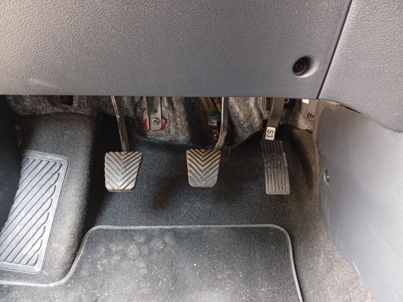 Recambio de pedal embrague para kia rio iii (ub) 1.2 cvvt referencia OEM IAM 328021R100  