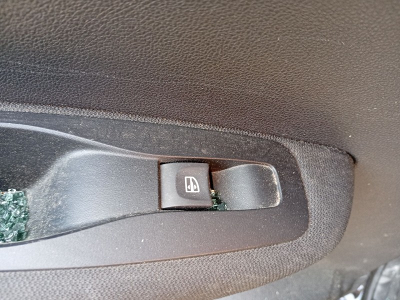 Recambio de mando elevalunas trasero izquierdo para renault kadjar (ha_, hl_) 1.3 tce 140 referencia OEM IAM 254119716R  