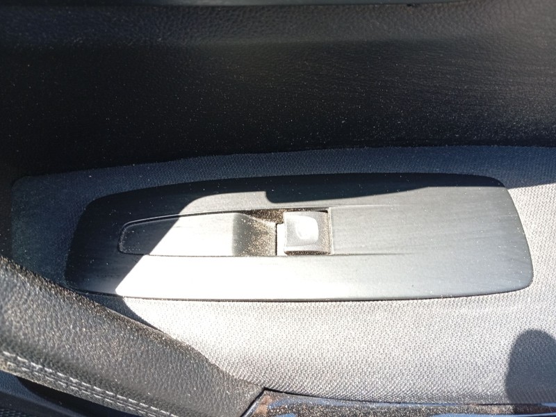 Recambio de mando elevalunas delantero derecho para renault kadjar (ha_, hl_) 1.3 tce 140 referencia OEM IAM 254119716R  