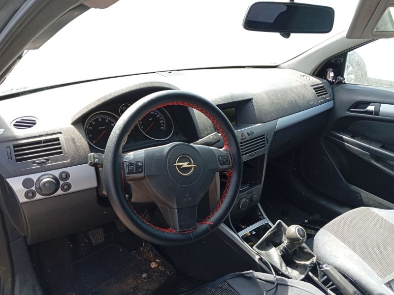 opel astra gtc (kb11) del año 2006