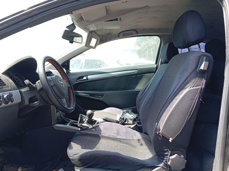 opel astra gtc (kb11) del año 2006